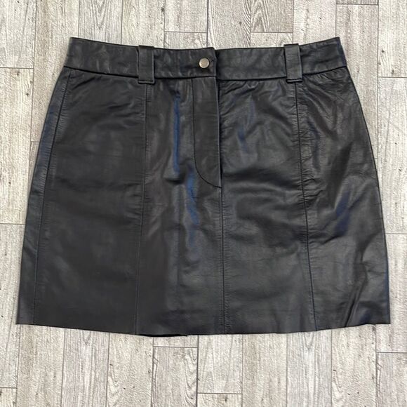 Express World Brand Black Leather Mini Skirt Size 1/2 - Picture 1 of 5